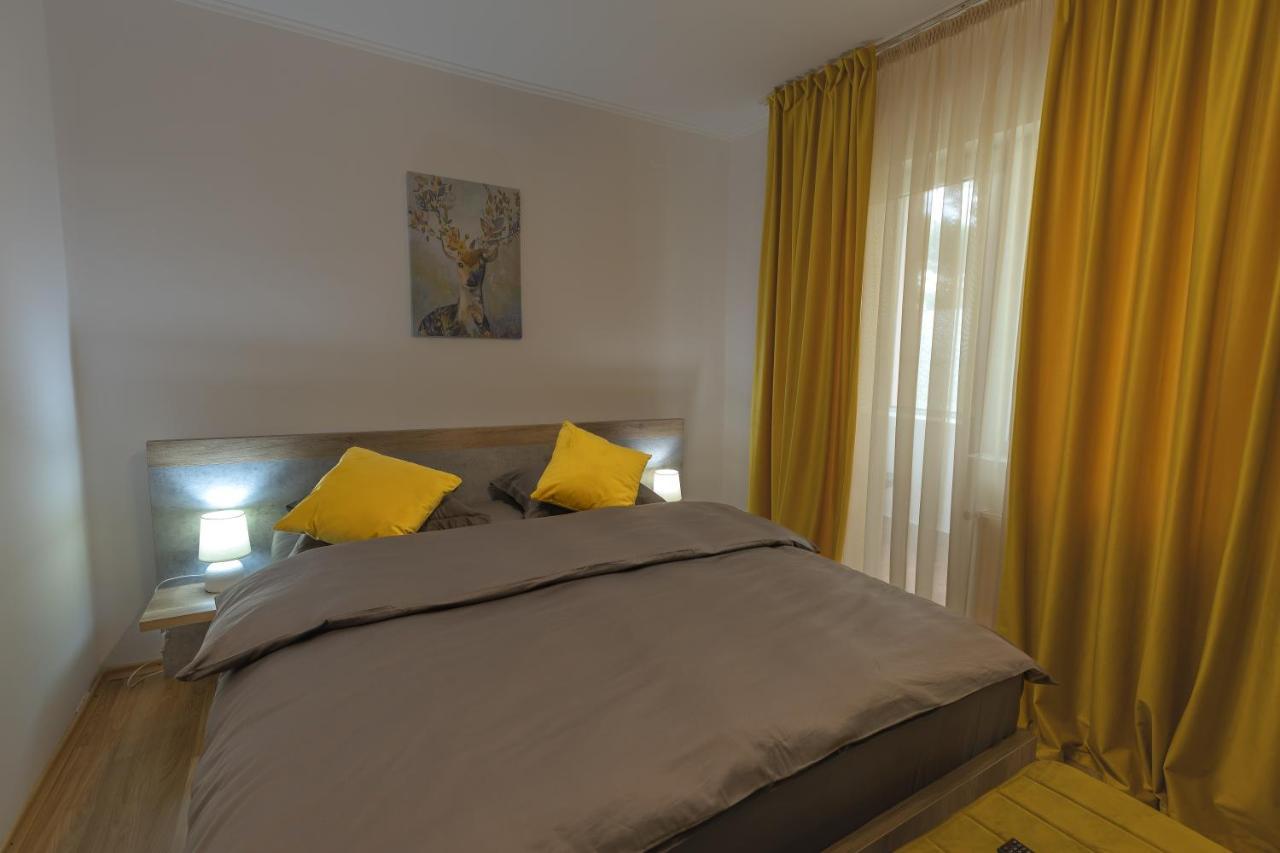 Luxury 2 Bedroom Holiday Apartment ปีเตช ภายนอก รูปภาพ